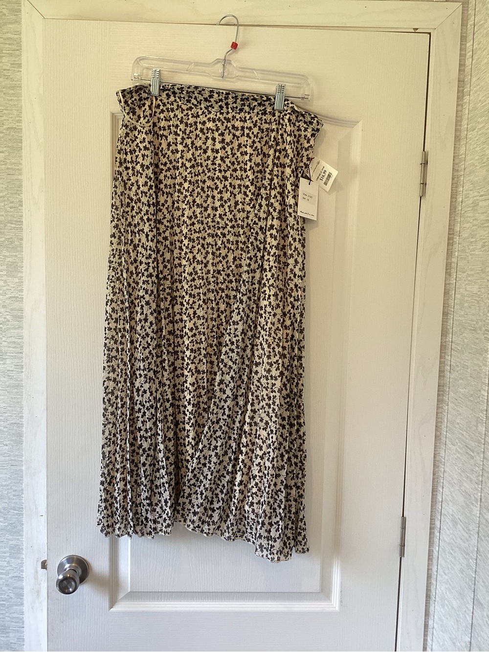 Japna Cream Midi Skirt with Black Floral Print XL BNWT